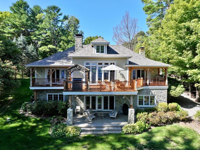 882 Point Road, Willsboro, NY 12996