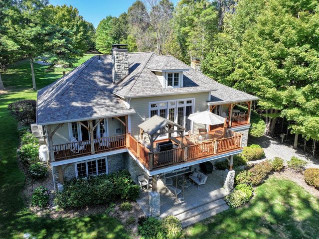 882 Point Road, Willsboro, NY 12996