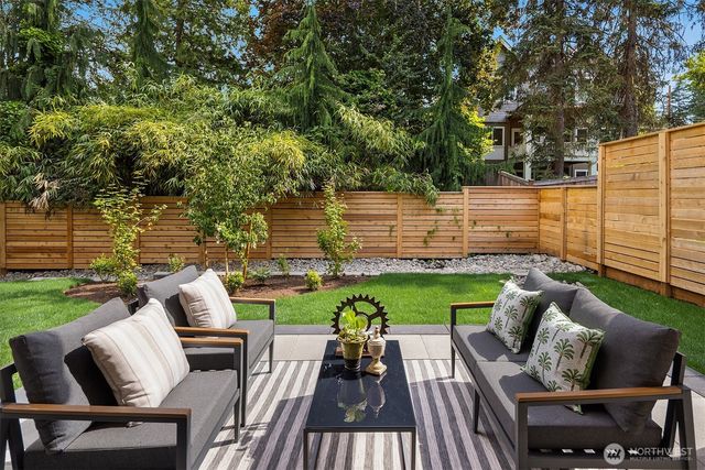 10223 NE 24th Street, Bellevue, WA 98004