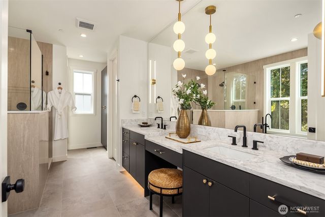 10223 NE 24th Street, Bellevue, WA 98004