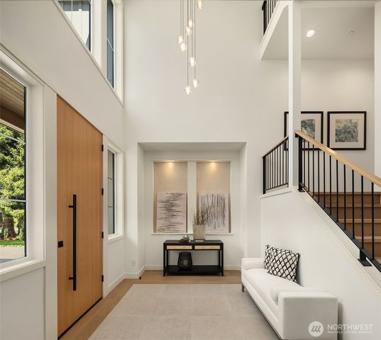 10223 NE 24th Street, Bellevue, WA 98004