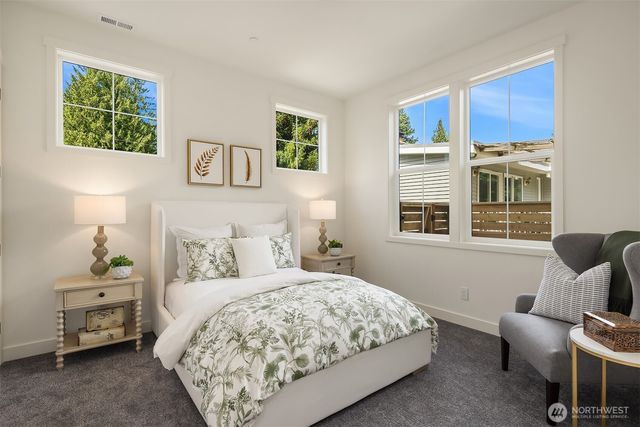 10223 NE 24th Street, Bellevue, WA 98004