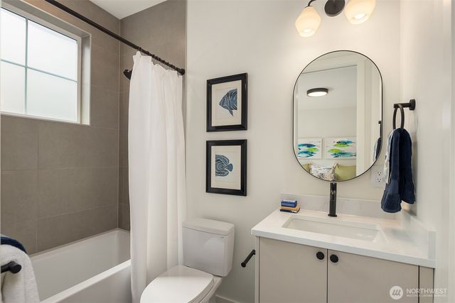 10223 NE 24th Street, Bellevue, WA 98004