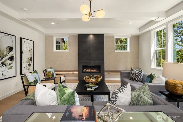 10223 NE 24th Street, Bellevue, WA 98004