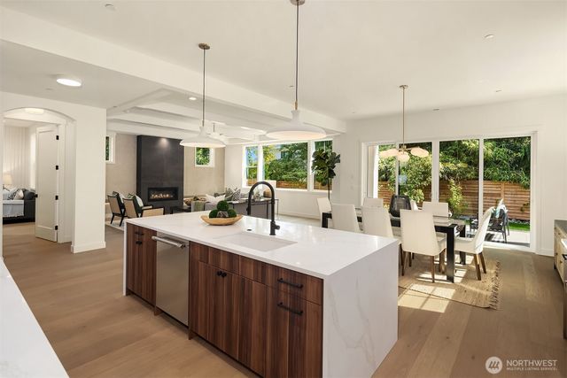 10223 NE 24th Street, Bellevue, WA 98004