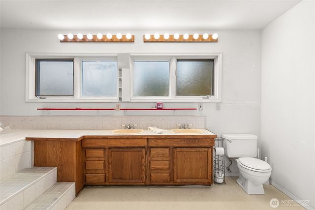 51 E Lynda Lane W, Shelton, WA 98584