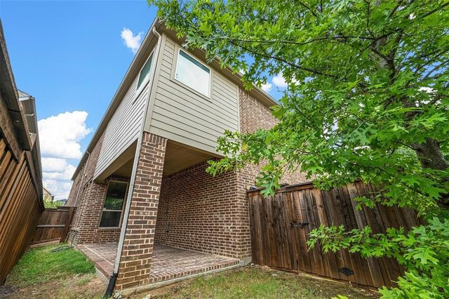 7116 isle Royal Lane, Irving, TX 75063