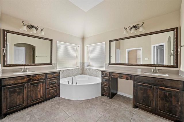 7116 isle Royal Lane, Irving, TX 75063