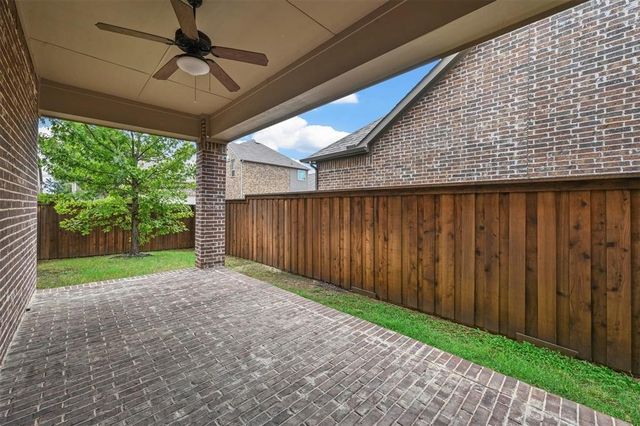 7116 isle Royal Lane, Irving, TX 75063
