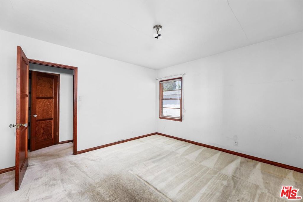Image 31 of property listing at 5323 S Mullen Avenue, Los Angeles, CA 90043