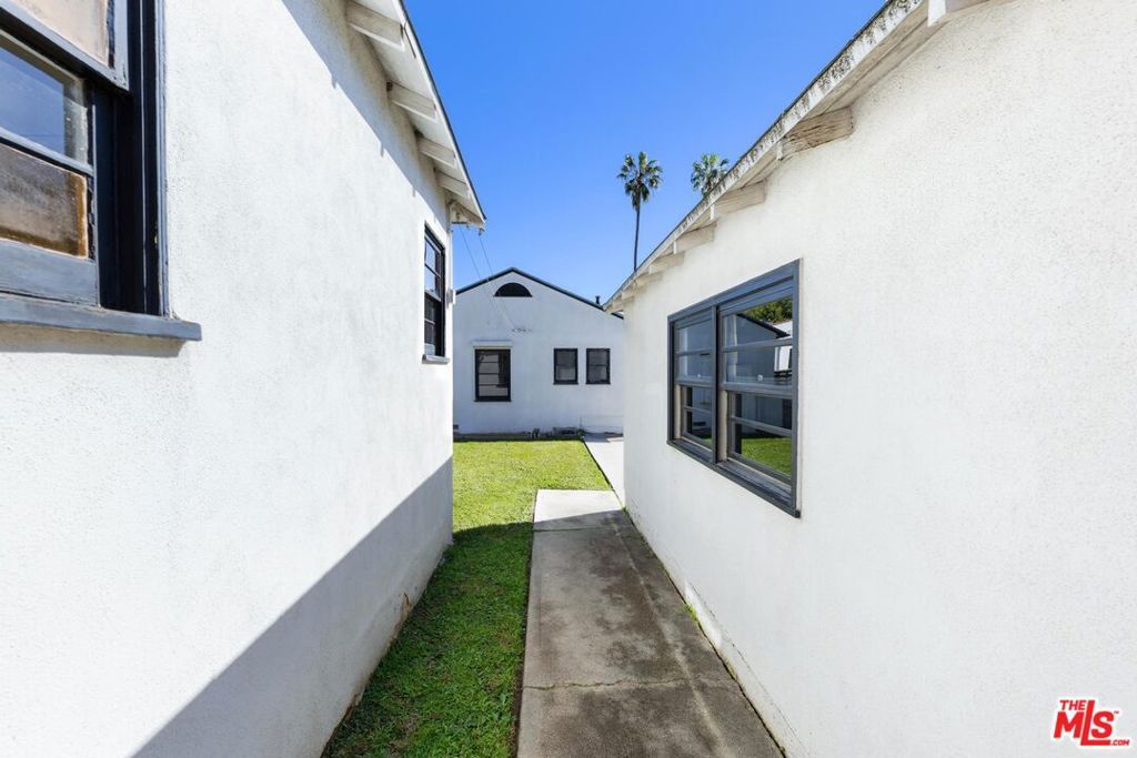 Image 38 of property listing at 5323 S Mullen Avenue, Los Angeles, CA 90043