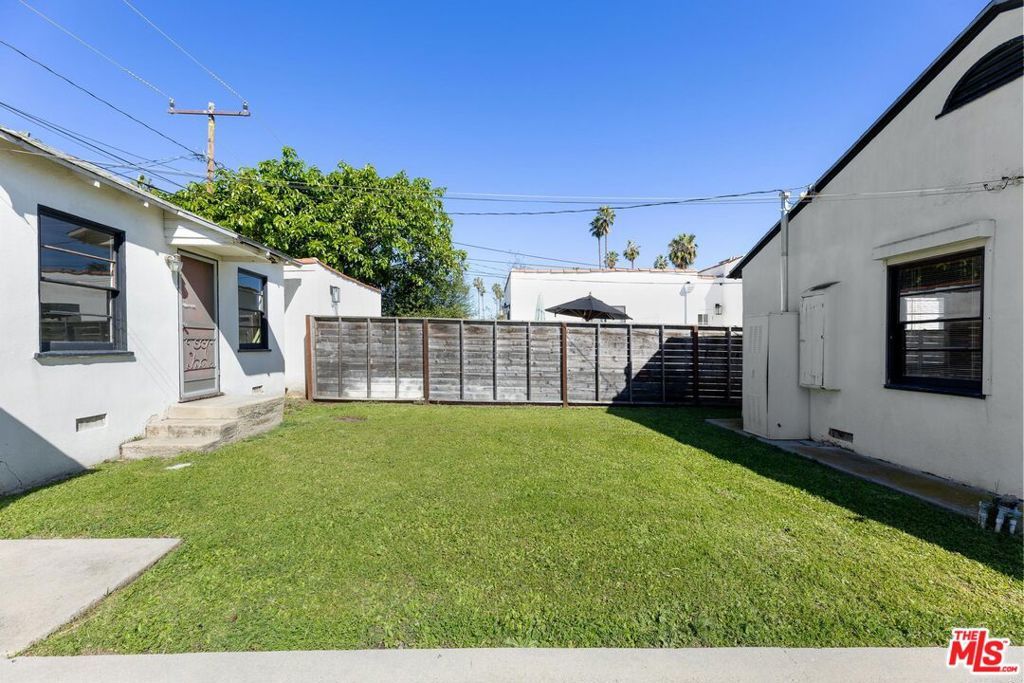 Image 40 of property listing at 5323 S Mullen Avenue, Los Angeles, CA 90043