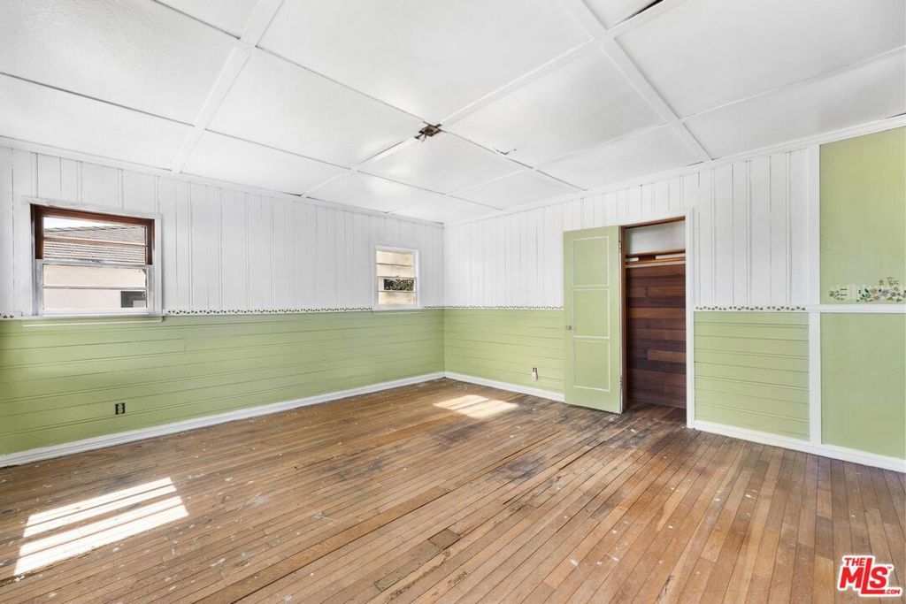 Image 45 of property listing at 5323 S Mullen Avenue, Los Angeles, CA 90043