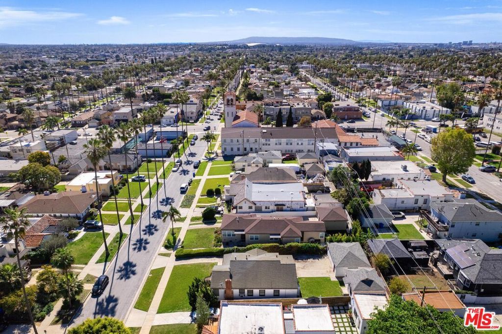 Image 54 of property listing at 5323 S Mullen Avenue, Los Angeles, CA 90043