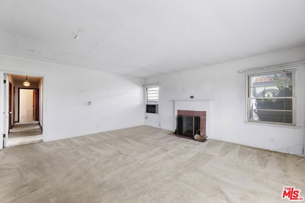 Image 5 of property listing at 5323 S Mullen Avenue, Los Angeles, CA 90043