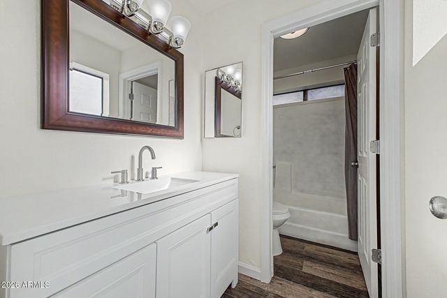 2824 E WALTANN Lane 4, Phoenix, AZ 85032