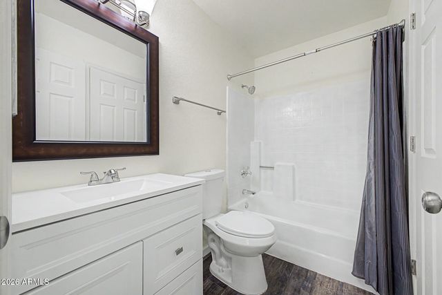2824 E WALTANN Lane 4, Phoenix, AZ 85032