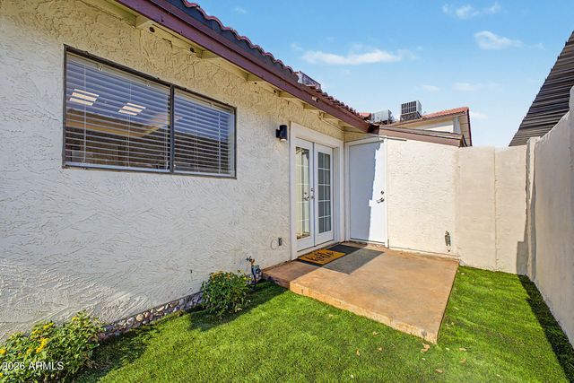 2824 E WALTANN Lane 4, Phoenix, AZ 85032
