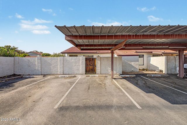 2824 E WALTANN Lane 4, Phoenix, AZ 85032