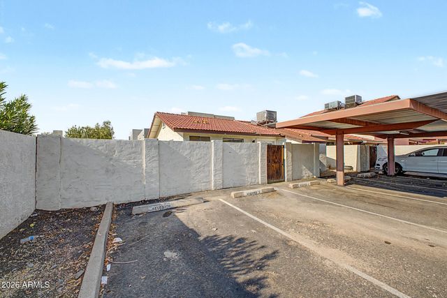 2824 E WALTANN Lane 4, Phoenix, AZ 85032