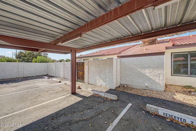 2824 E WALTANN Lane 4, Phoenix, AZ 85032