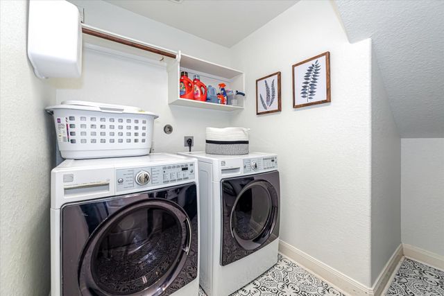 6 Camplight Court, Spring, TX 77389