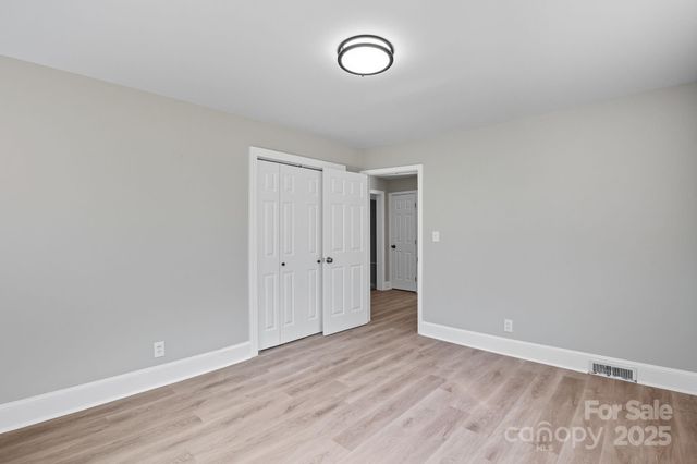 3916 Arvin Drive, Charlotte, NC 28269