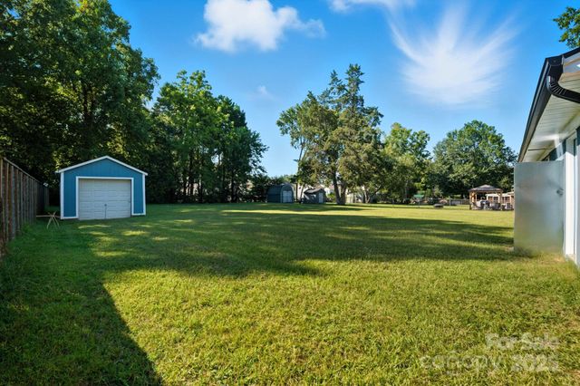 3916 Arvin Drive, Charlotte, NC 28269