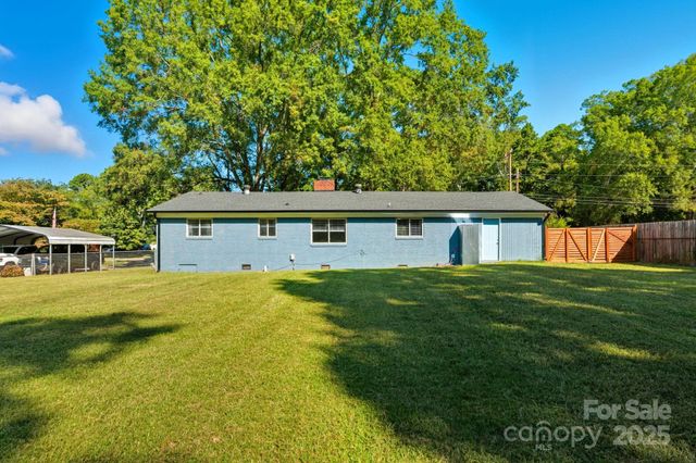 3916 Arvin Drive, Charlotte, NC 28269
