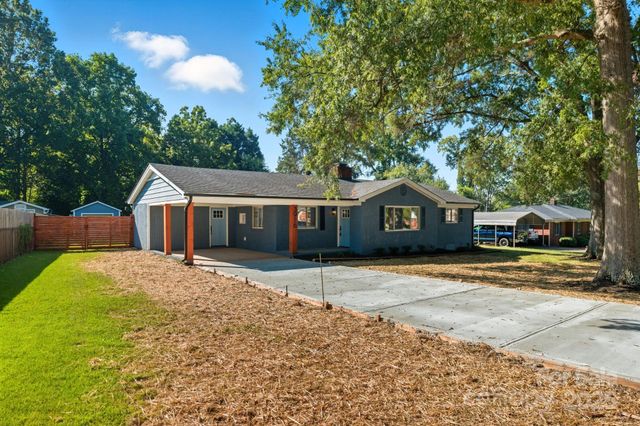 3916 Arvin Drive, Charlotte, NC 28269