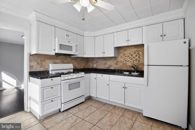 54 HIGHLAND AVE, Belmont Hills, PA 19004