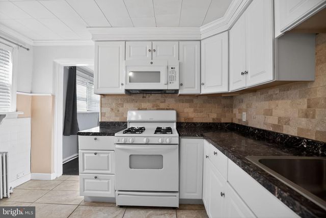 54 HIGHLAND AVE, Belmont Hills, PA 19004