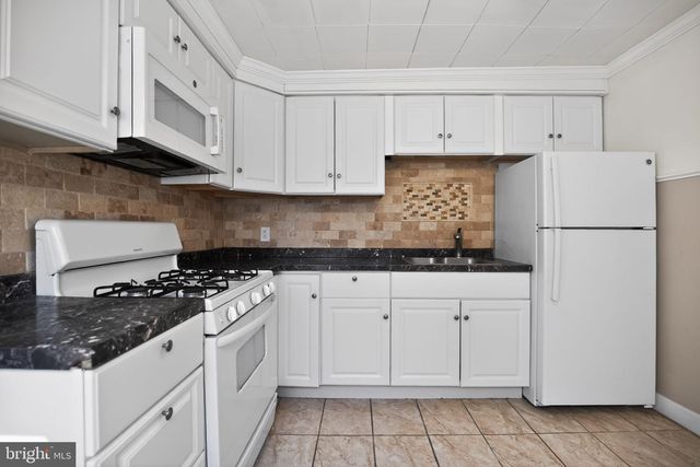 54 HIGHLAND AVE, Belmont Hills, PA 19004