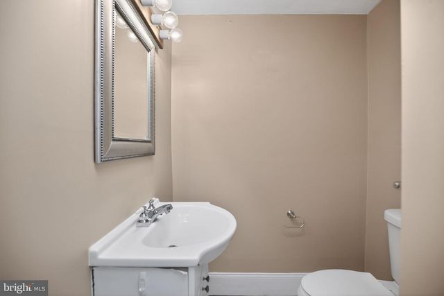 54 HIGHLAND AVE, Belmont Hills, PA 19004