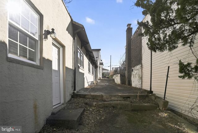 54 HIGHLAND AVE, Belmont Hills, PA 19004