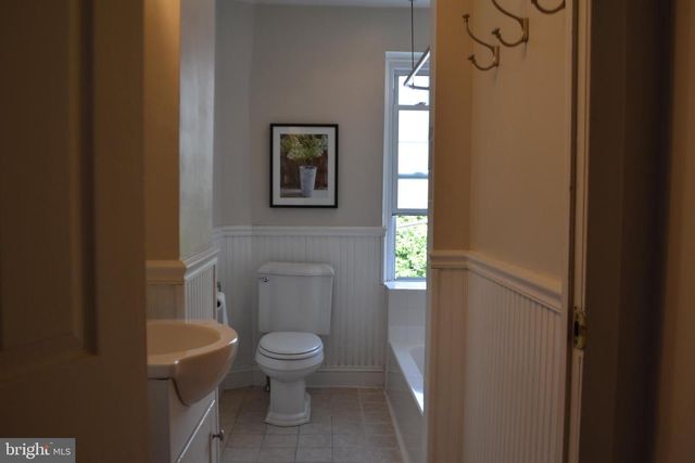 54 HIGHLAND AVE, Belmont Hills, PA 19004