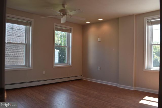 54 HIGHLAND AVE, Belmont Hills, PA 19004