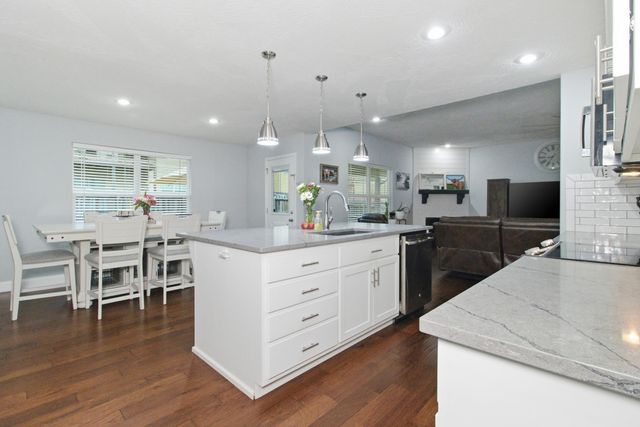 1655 N Old Castle Road, Nixa, MO 65714