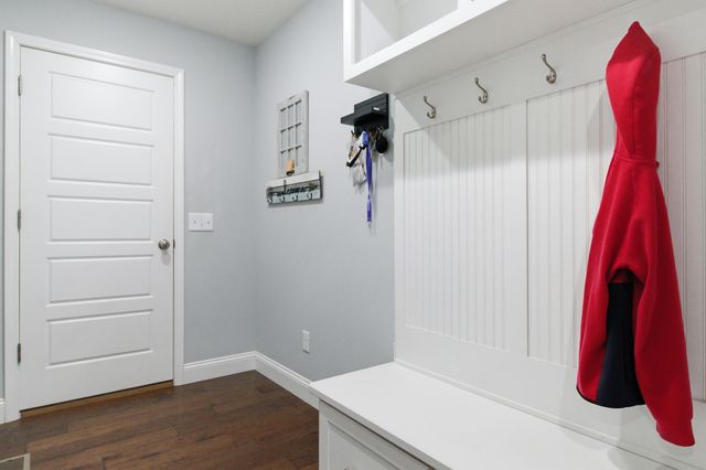 1655 N Old Castle Road, Nixa, MO 65714