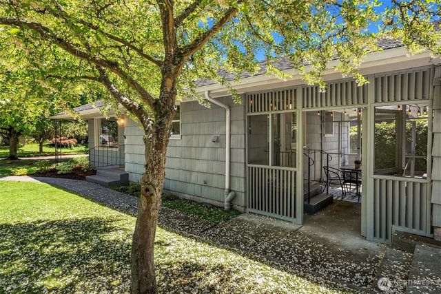 2265 NE 73rd Street, Seattle, WA 98115