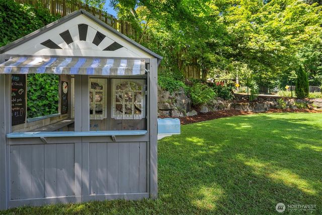 2265 NE 73rd Street, Seattle, WA 98115