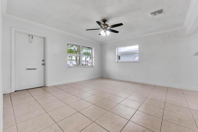 7005 NW 66th Ter, Tamarac, FL 33321