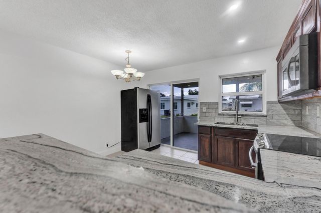7005 NW 66th Ter, Tamarac, FL 33321