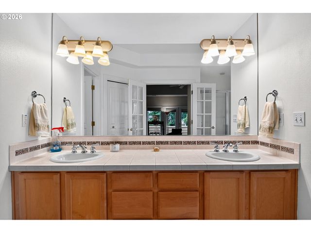 8674 Sw 168TH Ave, Beaverton, OR 97007