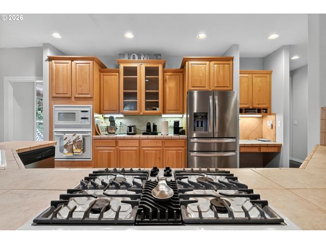 8674 Sw 168TH Ave, Beaverton, OR 97007