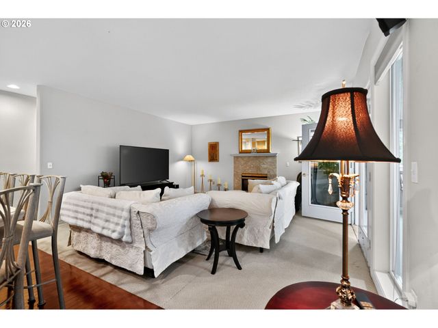 8674 Sw 168TH Ave, Beaverton, OR 97007