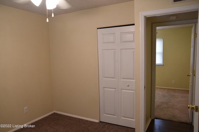 11408 Center Hill Ct, Louisville, KY 40241