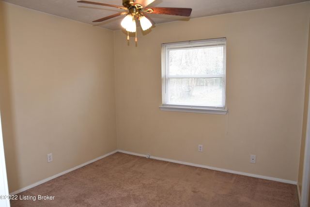 11408 Center Hill Ct, Louisville, KY 40241