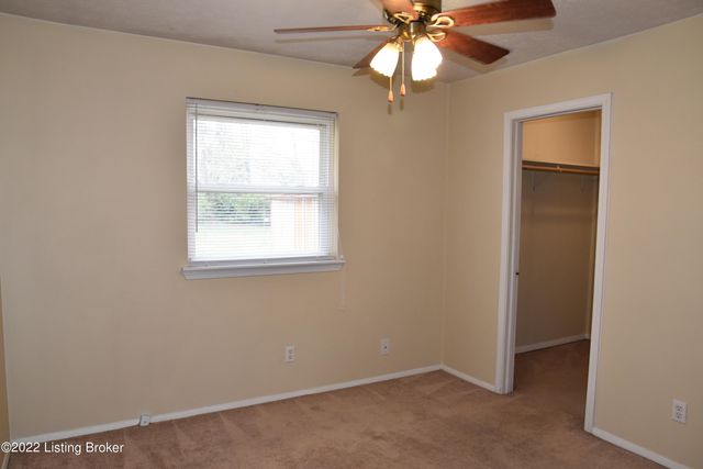 11408 Center Hill Ct, Louisville, KY 40241