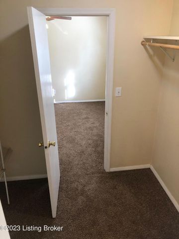 11408 Center Hill Ct, Louisville, KY 40241